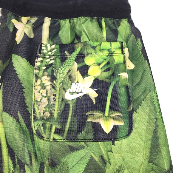 Nike Shorts. Size L - Picture 3 of 5